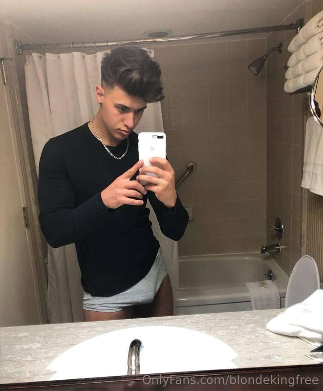 🔥 Pump up your life with this shredded gym god on OnlyFans! .. 1