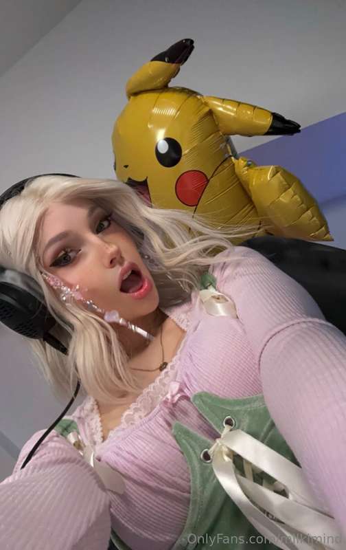 hey thereee (๑•̀ㅂ•́)و✧ anyone wanna hang in chat w me?