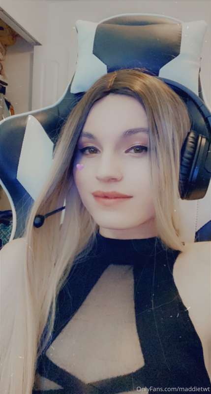 Hey guys! I’m just waiting for some new outfits 2 come in tm..