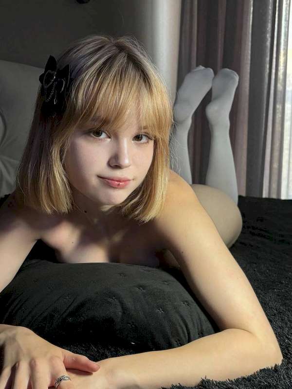 💖𝐅𝐑𝐄𝐄𝐄 𝐒𝐔𝐁𝐒𝐂𝐑𝐈𝐏𝐓𝐈𝐎𝐍💖Little cute @melisa_moon just turned 18 .. 1