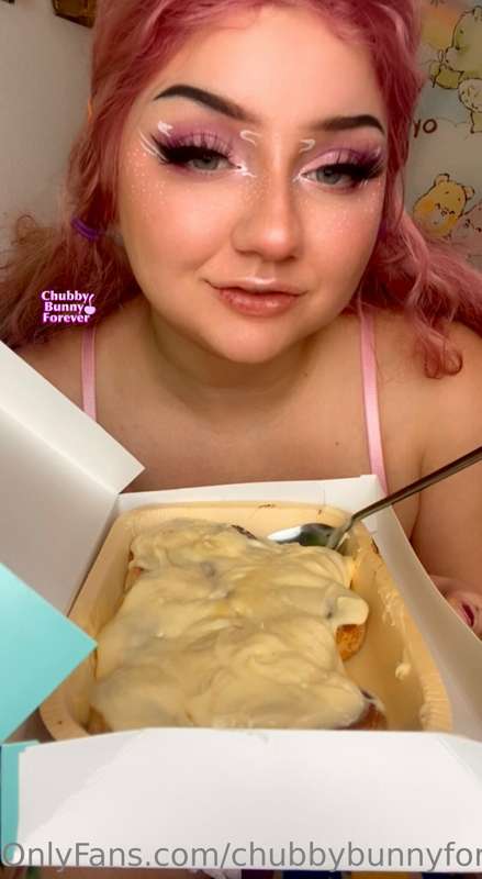 Made a video eating these cinnamon rolls. I promise theres c..