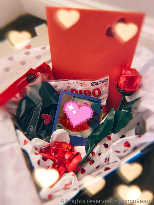 This last valentines goodie box is waiting to be personalise..