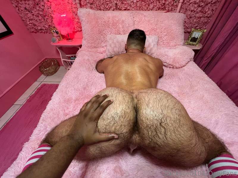 Okay back to our regularly scheduled program 😏🤤😈 here’s 40 e.. 32