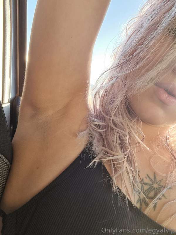 Holaaa! Estoy de vacaciones ♡ vuelvo mañana con un video rea.. 1