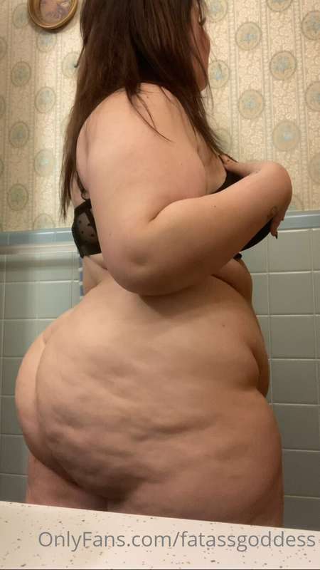 Fatassgoddess - Onlyfans - 29 Mar, 2025 5