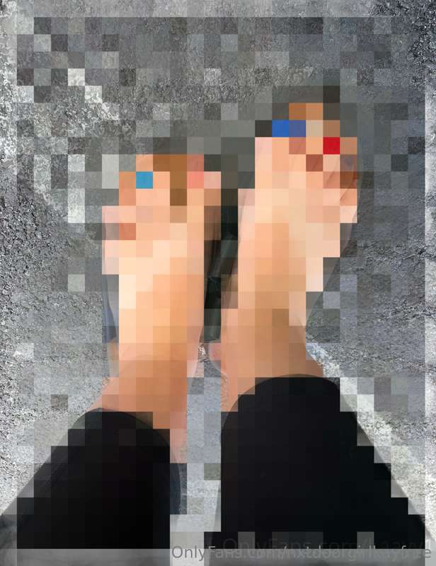 sweet foot rubs and pics 🤪