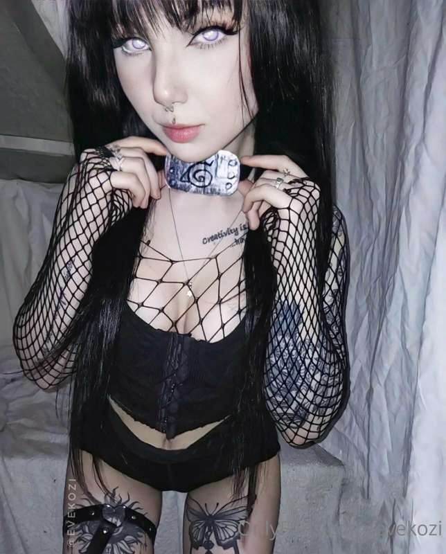 OMG!!🤭🤭 I accidentally found more pics of my Hinata cosplayy.. 5