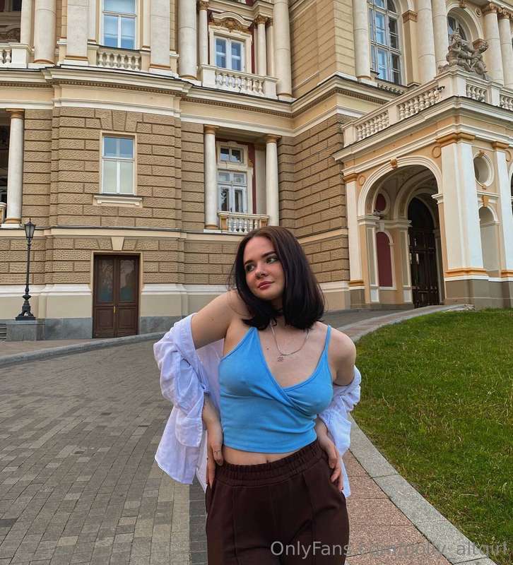 I don't even know what I like more in this photo, me or the ..