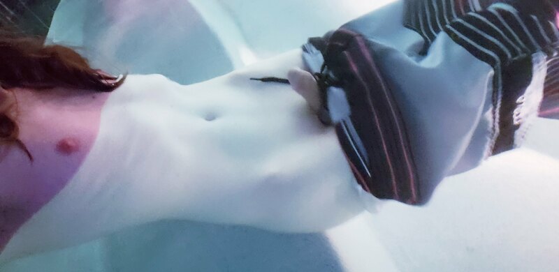 Let's take a quick swim before it's too cold ^_^ Brrr~

(6 p.. 3