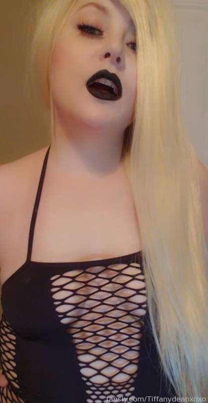 Tiffanydeanxoxo - Fansly - 12 Jun, 2022 17