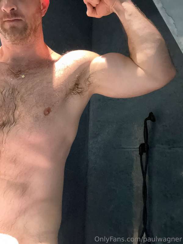 Shower Flex! 💦💪🚿