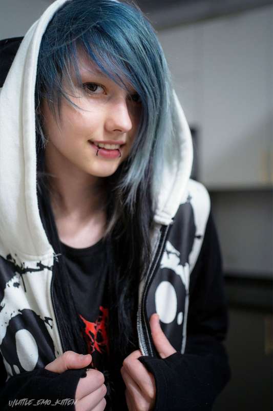 Little_Emo_Kitten - Fansly - 16 Sep, 2024 17