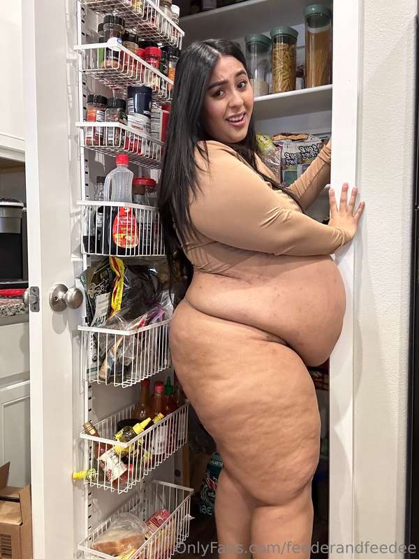 Throw back to when I tried to squeeze my fat gut into my pan.. 7