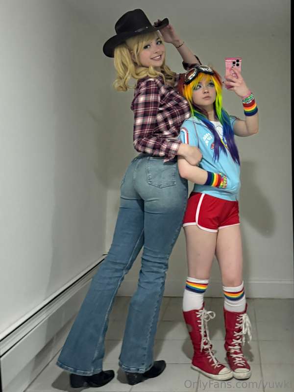 applejack and rainbow dash :D sorry for my absence i havent .. 10