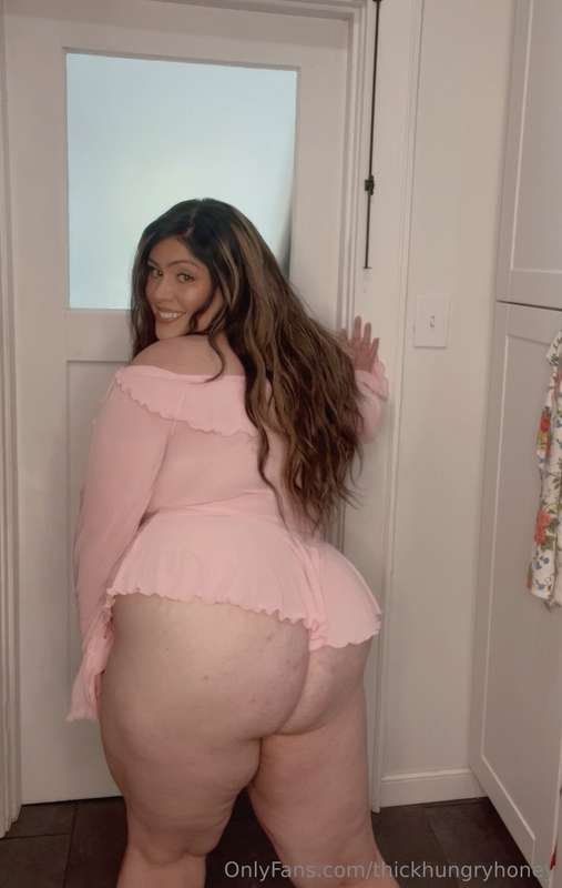 This outfit had me feeling so hot and fat 🐽Don’t you think i.. 3