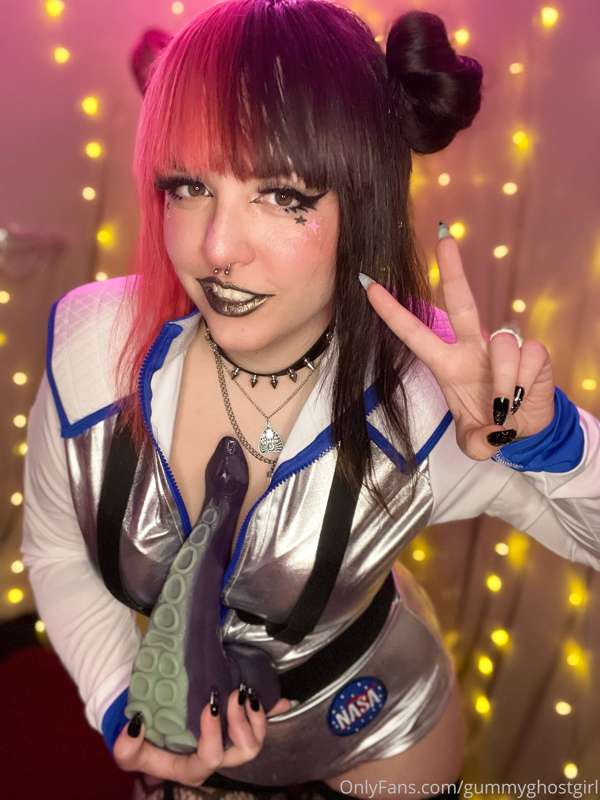 Making extraterrestrial contact 😏👽💖 17