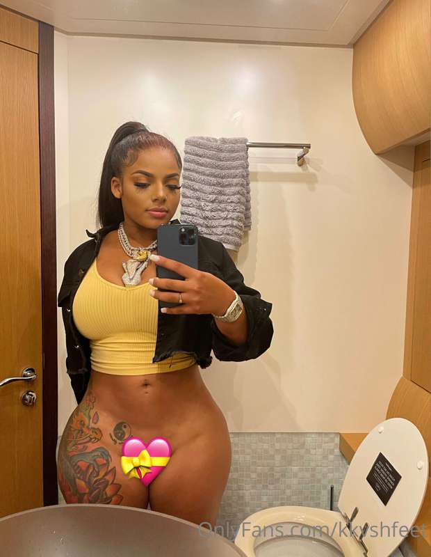 Subscribe to my VIP to see this without emoji @kkvsh 💝 
www...