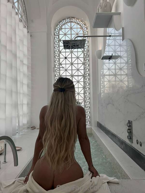 Cum get dripping wet with me 💦💦there's always room for more ..