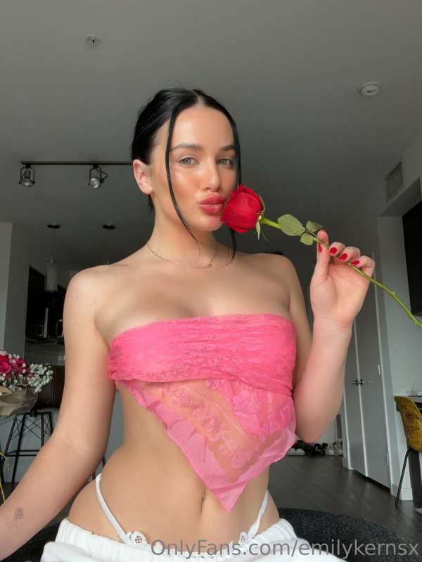 HAPPY V DAY to my loveys!! 💕💕🌷 your so special to me🥰 2