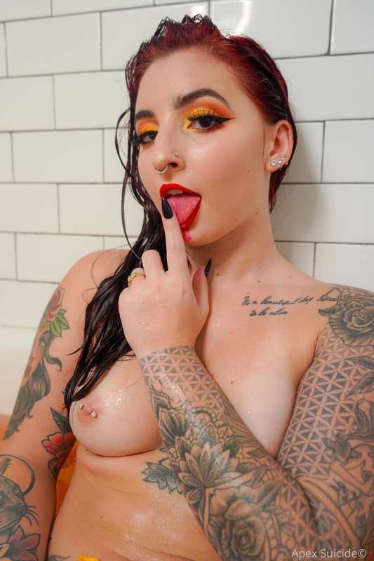 Who likes artsy nudes? 6