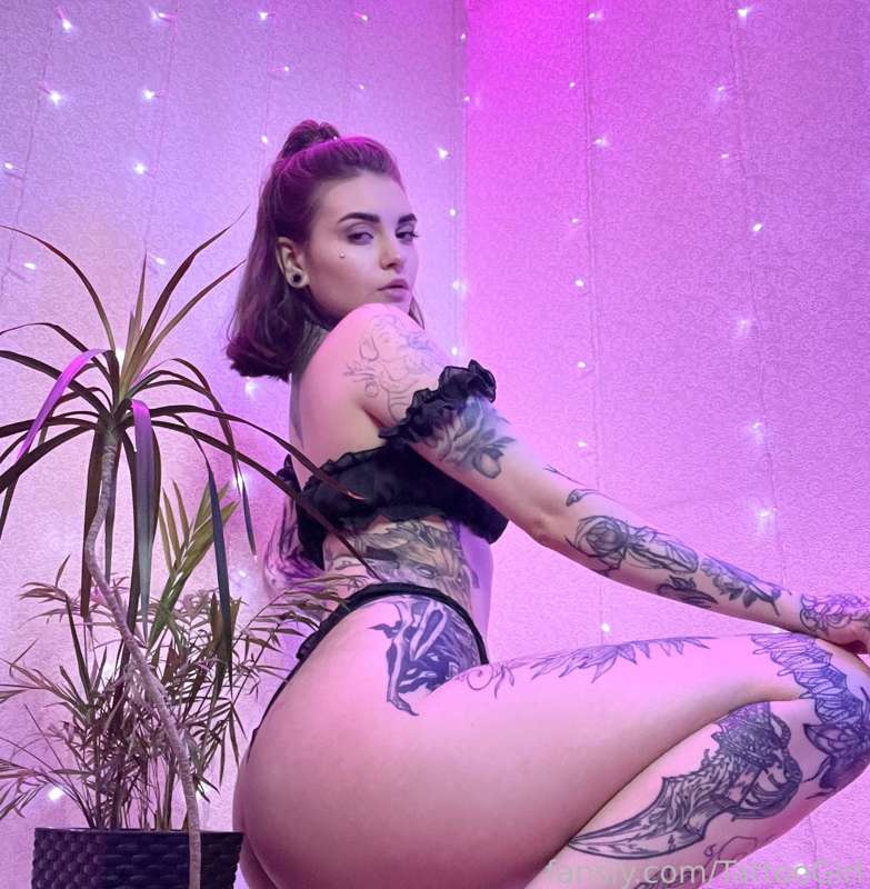 Tattoogirl - Fansly - 05 Apr, 2023