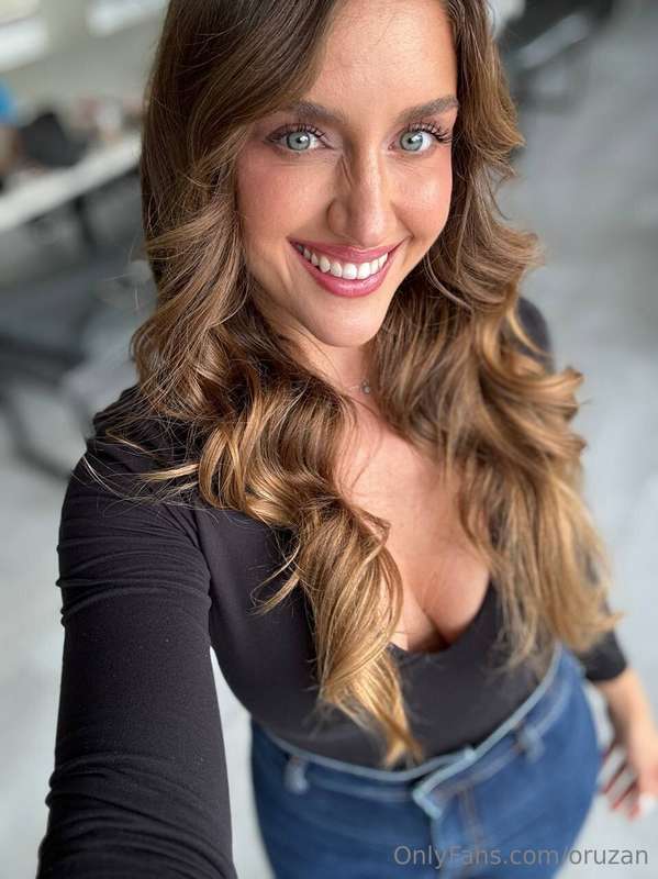 אני לא מגישה לכל אחד....רק למי שיודע לטעום כמו שצריך🫐💛