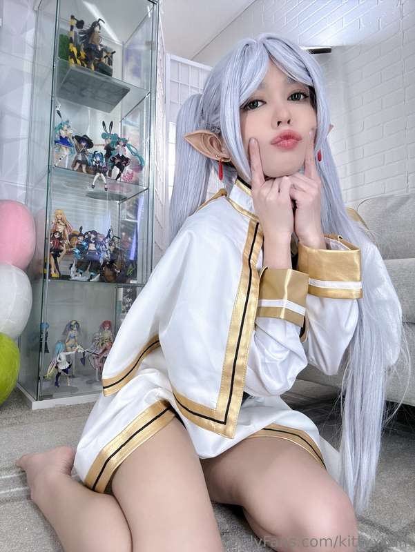 just a little cosplay try-on of frieren. :3
 i haven't cospl.. 7