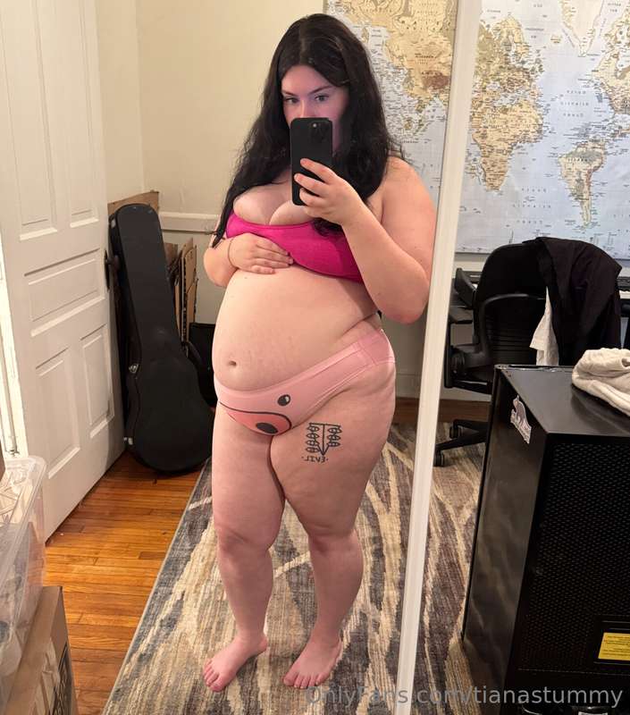 new house goofin in the piggy panties!!also nvr knew the bac.. 9