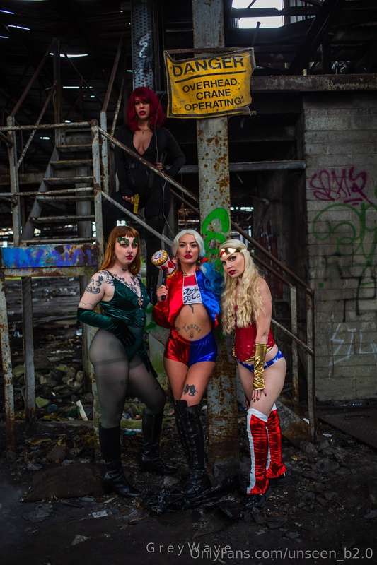 Dc vs Marvel video dropping today!! @extra_sarah @ittybittyp.. 2
