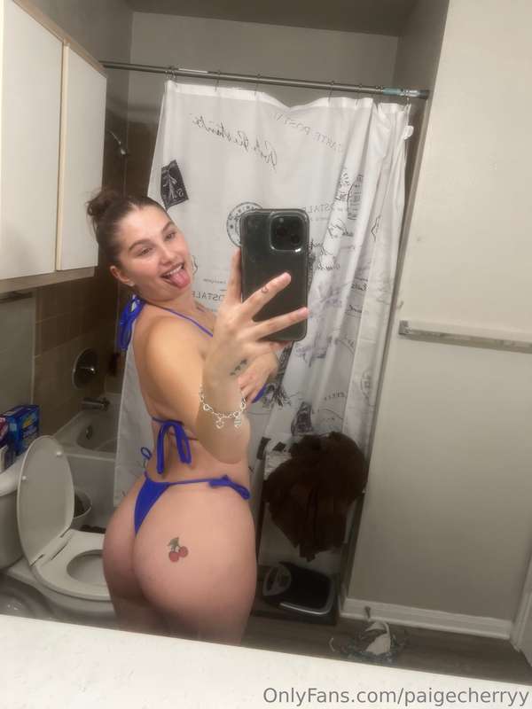 Does my ass make you want more? 🍑💦