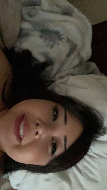 these are the kind of snap chats that u would get if i was y.. 2