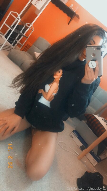 ⚫️Love this hoodie! ?? Someone talk to me!