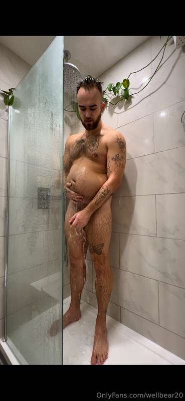 Stills from my horny shower video 😈 1