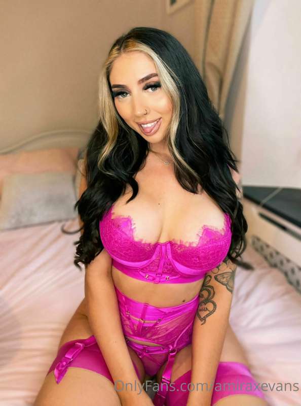 just some pics of my new lingerie 🥰 which one do you like mo..