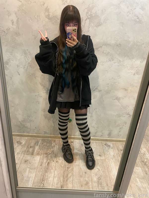 Miss_Akira - Fansly - 19 May, 2025