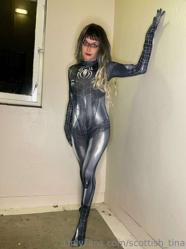 Happy Halloween 🎃  Swipe for a 🐱