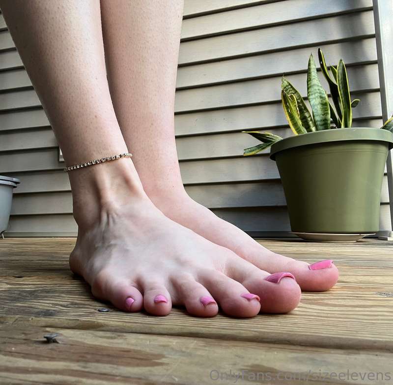 Pink sundress and pink toes💓 18