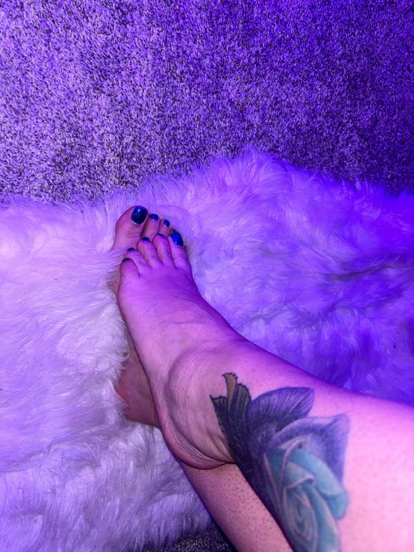 Delicious ass and feet 👣 🍑 3