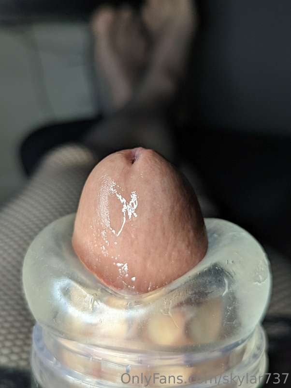 oiled up edged girlcock 💜 3