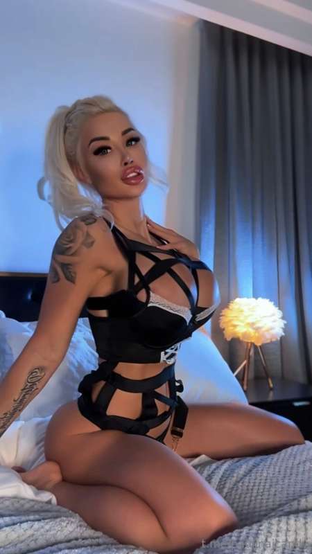 Wanna know where I’d want that cumshot? 😏 Tip $20 and send y..