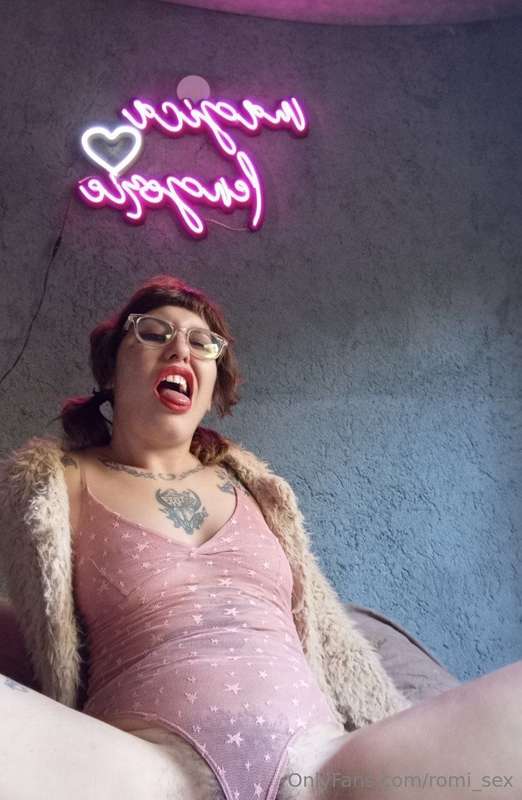 @samilove88 @samilove88🫦She's what you expected, a pin-up gi..