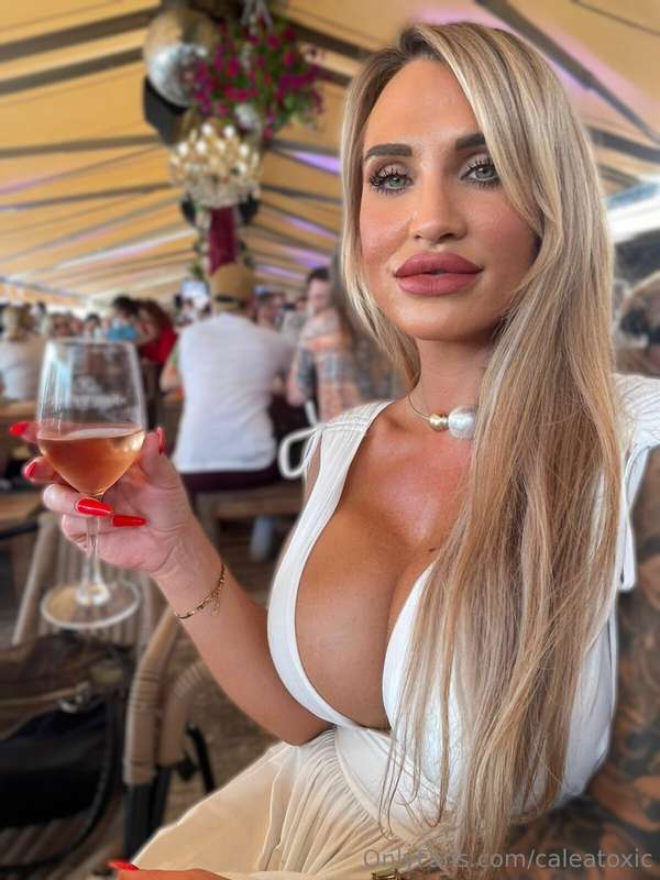 Summer and good wine 😘 2