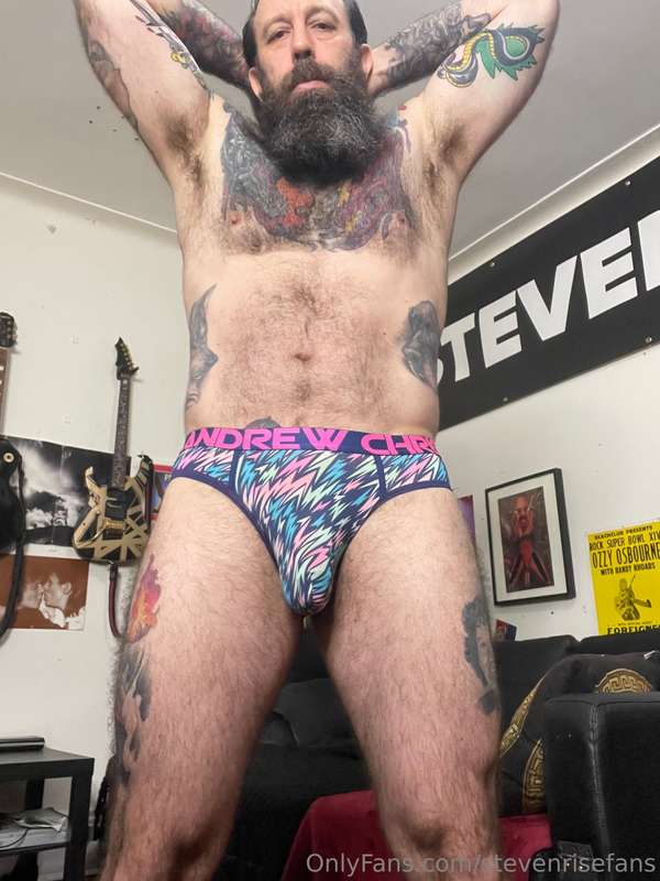 Rocking my ACs today, do you like how they hold my bulge? (O.. 3
