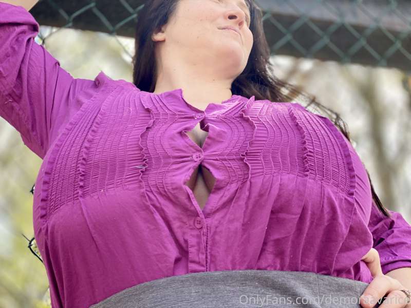 Edit: fixed! Not sure what happened there. 

This shirt gapp.. 5