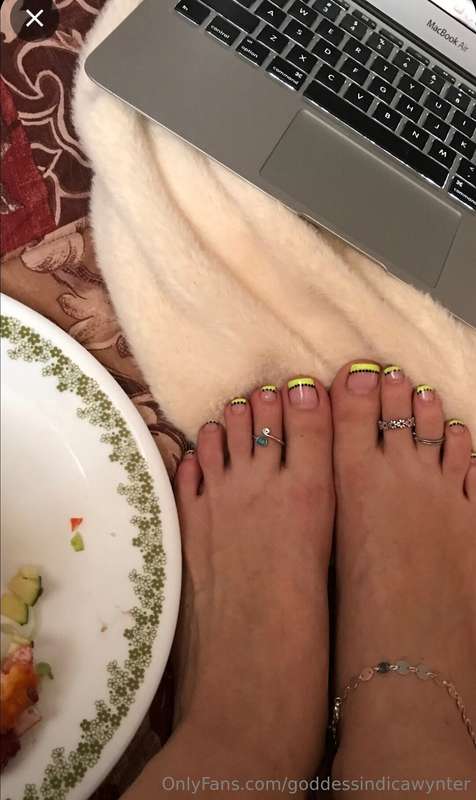 Open wide.  My most favorite set! I can't wait for my pedicu.. 4