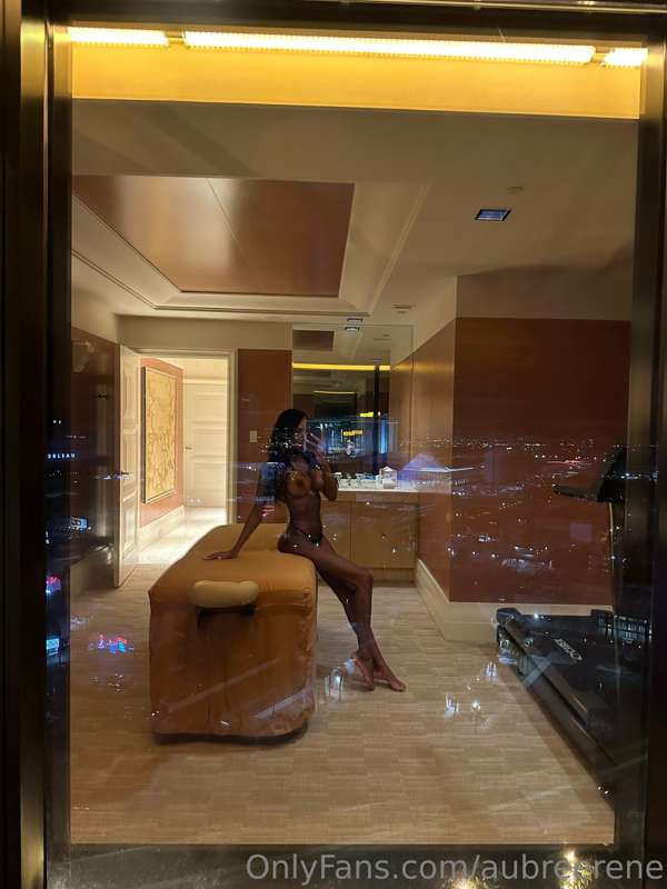 You + Me and this massage room 🥵 2