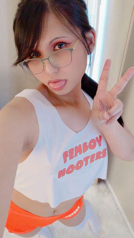lotta selfies in this first batch >w 11