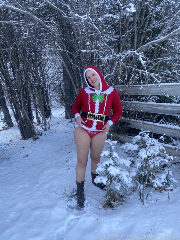 Mrs Claus is a Ho Ho Ho this year, just in time for the fest.. 30