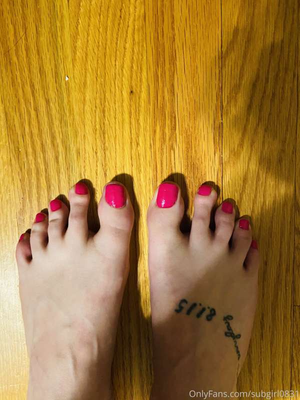 Happy Fridayyy 😋🥰 For all you got people finally did my toes.. 3