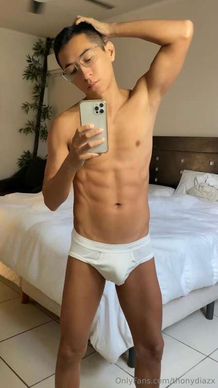 Who likes Calvin Klein briefs ?